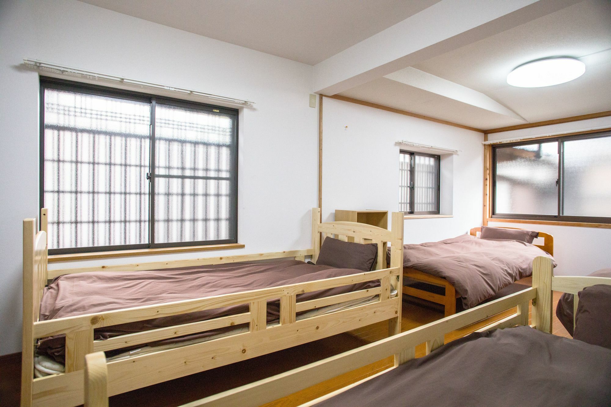 And Smiles Hostel Nara Bagian luar foto